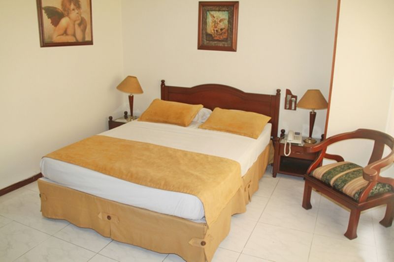 Ribera Del Rio Av 2Da Norte Cali Exterior photo