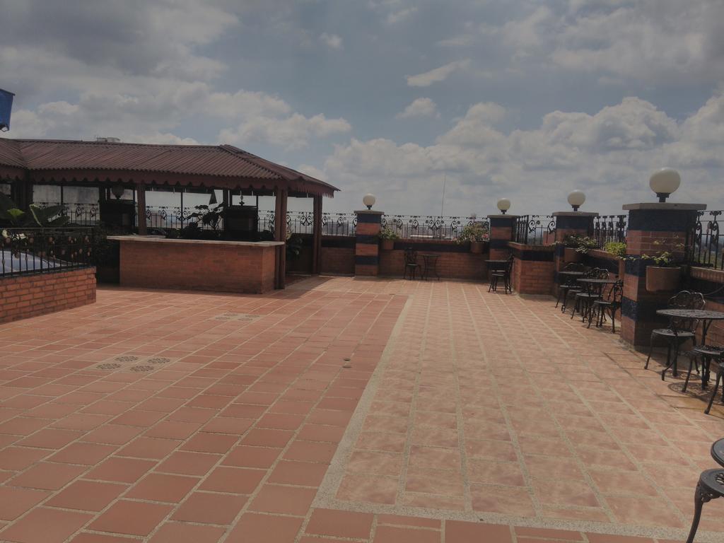 Ribera Del Rio Av 2Da Norte Cali Exterior photo